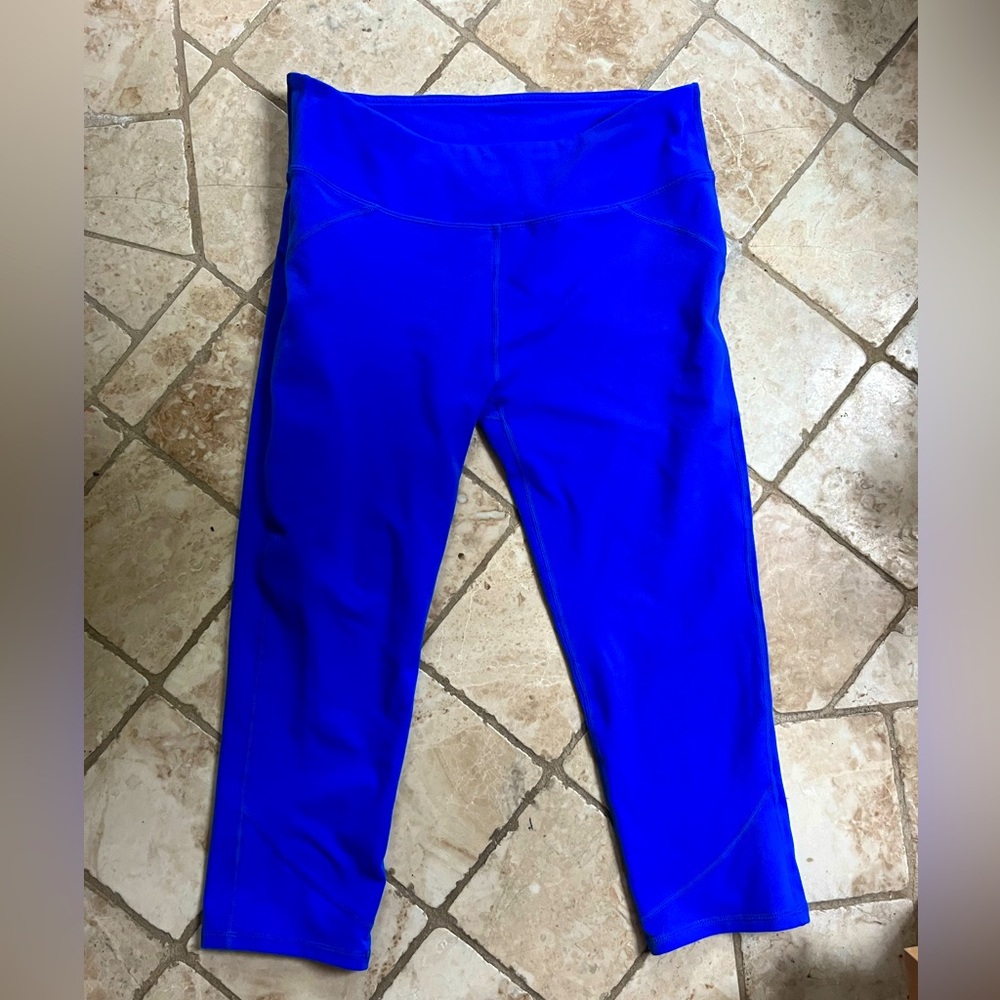 Fabletics Royal Blue Cropped Leggings